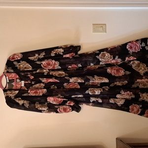 Beautiful Lucie  Ann full sweep long black and rose peignoir set large